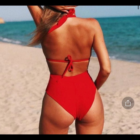 Swimsuit - Picture 4 of 9